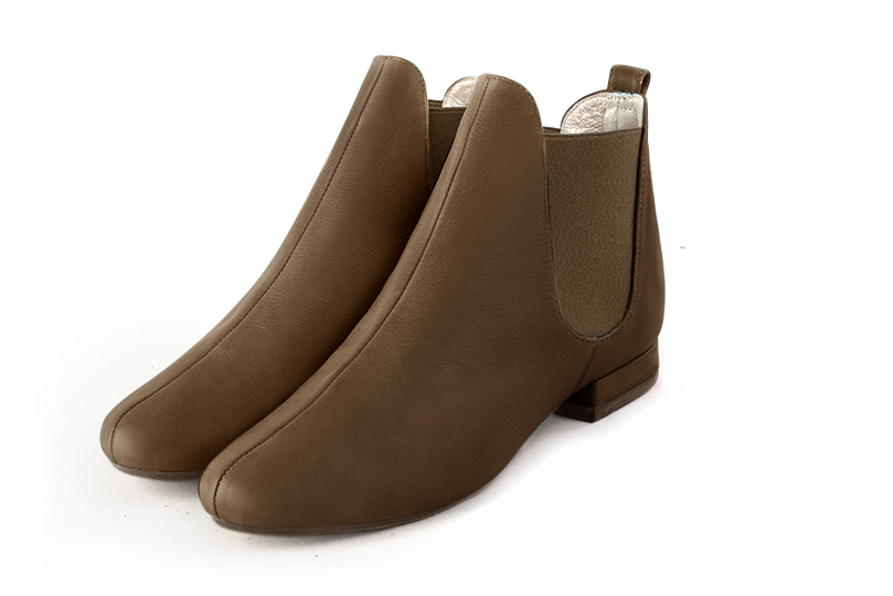 Caramel brown women's ankle boots, with elastics. Round toe. Flat block heels. Front view - Florence KOOIJMAN